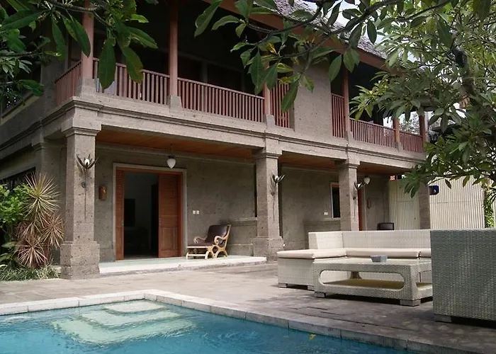 Taman Suci And デンパサール