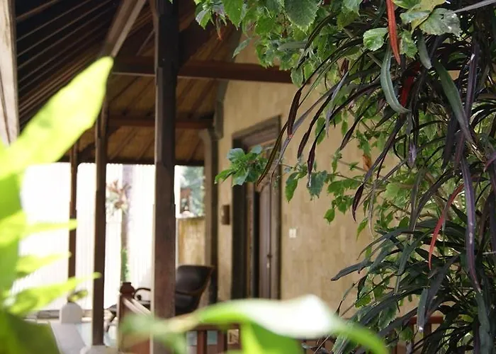 ホテル Taman Suci And 3*
