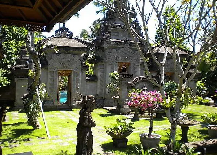 ホテル Taman Suci And