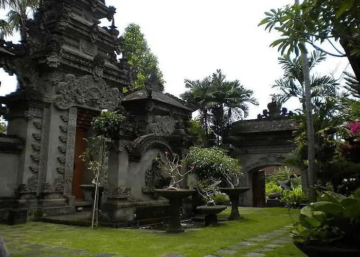 Taman Suci And ホテル