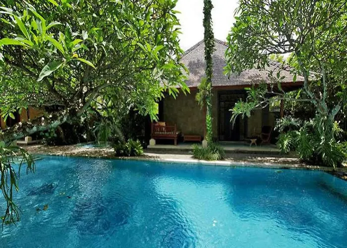 ホテル Taman Suci And 3*