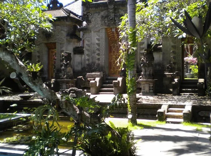 Taman Suci And 3*